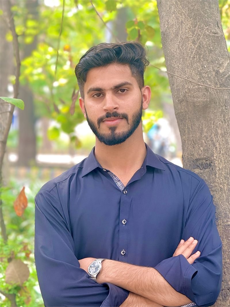 Husnain Nazir — CEO Vebloom